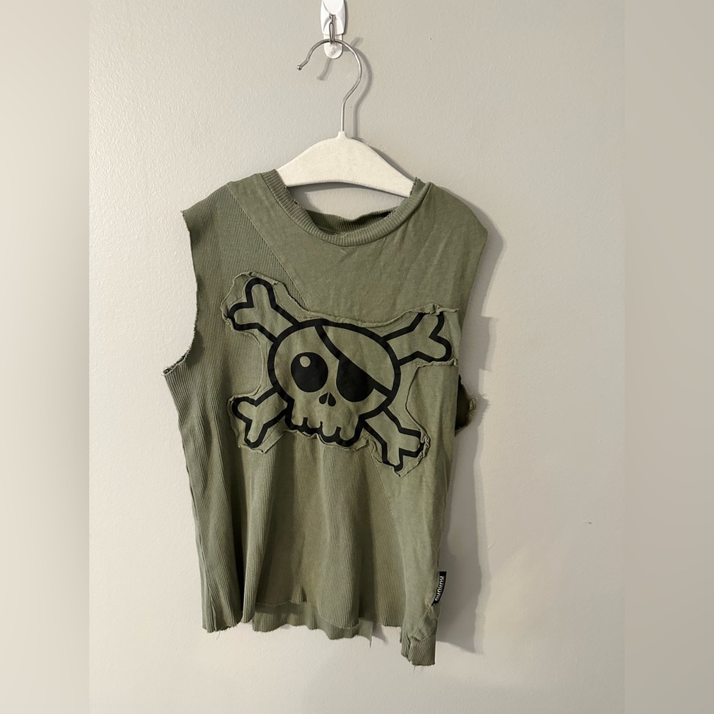 nununu skull tank top